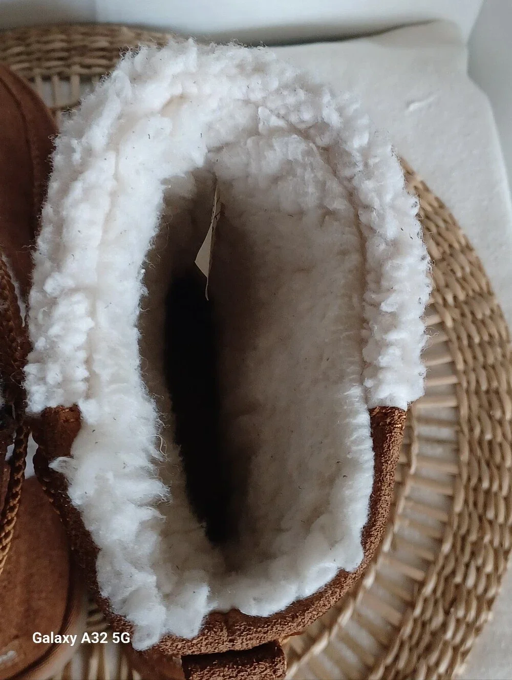 Koolaburra by UGG Women's Michon Short Chestnut Suede Faux Sherpa Boot.  Sz 9